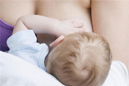 正确的母乳喂养姿势 母乳注意事项